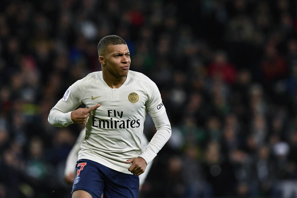 杨瀚森NBA首秀硬扛森林狼铁墙，刘维伟到场，波特兰用西班牙挡拆试决策